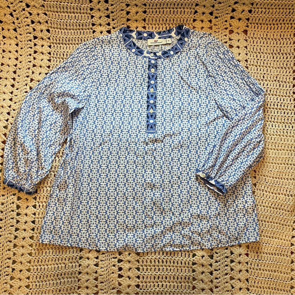 Vineyard Vines Blue and White Watercolor Geo Newport Print Mix Top Size XS